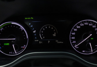 Подержанный автомобиль Toyota Avalon 2022 года (13 фото)