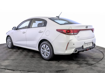 Подержанный автомобиль Kia Rio Sedan 2021 года (7 фото)