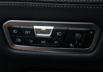 Подержанный автомобиль BMW X7 2020 года (22 фото)