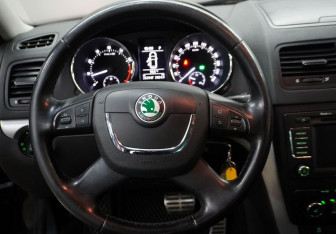 Подержанный автомобиль Skoda Yeti 2013 года (10 фото)