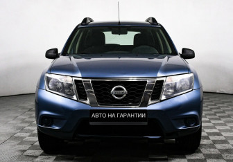 Подержанный автомобиль Nissan Terrano 2017 года (2 фото)