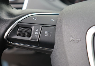 Подержанный автомобиль Audi Q3 2013 года (15 фото)