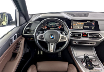 Подержанный автомобиль BMW X5 2020 года (22 фото)