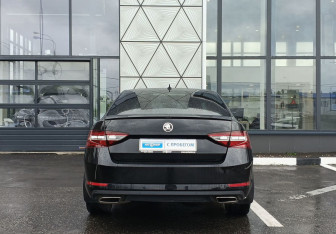 Подержанный автомобиль Skoda Superb Liftback 2018 года (6 фото)