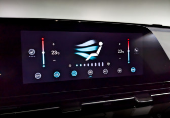 Подержанный автомобиль Omoda C5 2023 года (27 фото)