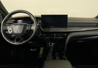 Подержанный автомобиль Toyota Camry Sedan 2024 года (12 фото)