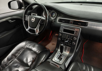 Подержанный автомобиль Volvo S80 2010 года (10 фото)