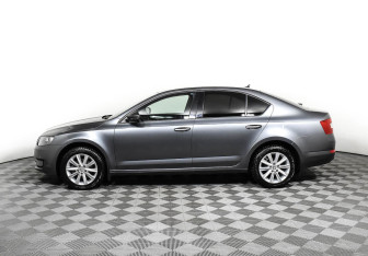 Подержанный автомобиль Skoda Octavia Liftback 2014 года (3 фото)