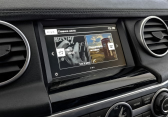 Подержанный автомобиль Land Rover Discovery 2015 года (28 фото)