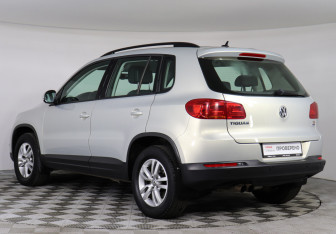 Подержанный автомобиль Volkswagen Tiguan 2015 года (7 фото)