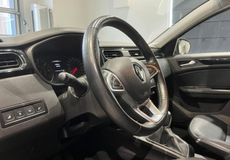 Подержанный автомобиль Renault Arkana 2019 года (11 фото)
