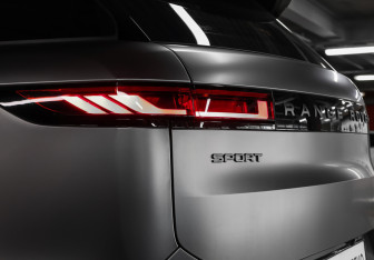 Подержанный автомобиль Land Rover Range Rover Sport 2024 года (37 фото)