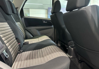 Подержанный автомобиль Suzuki SX4 Hatchback 2009 года (11 фото)