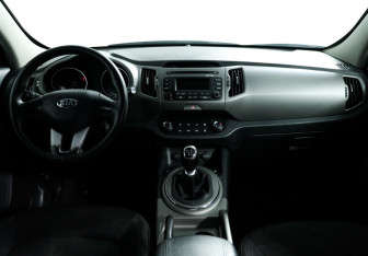 Подержанный автомобиль Kia Sportage 2014 года (8 фото)