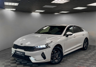 Подержанный автомобиль Kia K5 2021 года (5 фото)