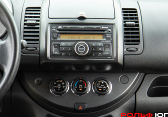 Подержанный автомобиль Nissan Note 2008 года (13 фото)