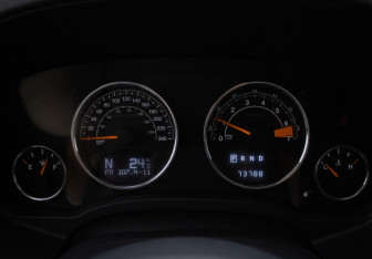 Подержанный автомобиль Jeep Compass 2013 года (12 фото)