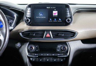 Подержанный автомобиль Hyundai Santa Fe 2018 года (14 фото)
