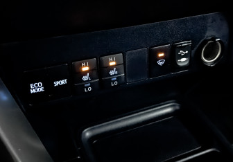 Подержанный автомобиль Toyota RAV4 2014 года (28 фото)