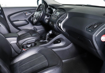 Подержанный автомобиль Hyundai ix35 2014 года (10 фото)