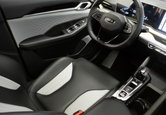 Подержанный автомобиль Geely Coolray 2023 года (19 фото)