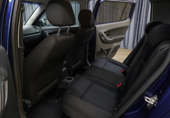 Подержанный автомобиль Skoda Fabia Hatchback 2010 года (12 фото)