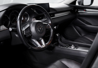 Подержанный автомобиль Mazda 6 Sedan 2021 года (14 фото)