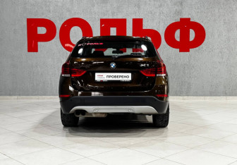 Подержанный автомобиль BMW X1 2013 года (6 фото)