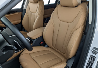 Подержанный автомобиль BMW X4 2023 года (20 фото)