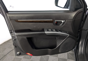 Подержанный автомобиль Hyundai Santa Fe 2011 года (19 фото)
