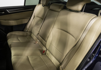 Подержанный автомобиль Subaru Legacy Sedan 2018 года (14 фото)