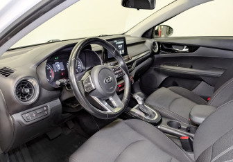 Подержанный автомобиль Kia Cerato Sedan 2020 года (16 фото)