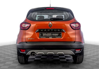 Подержанный автомобиль Renault Kaptur 2018 года (6 фото)