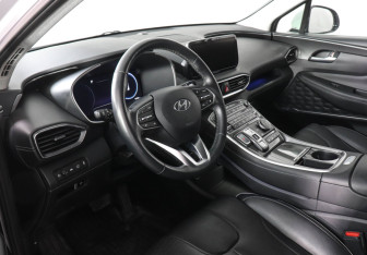 Подержанный автомобиль Hyundai Santa Fe 2022 года (9 фото)