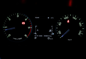 Подержанный автомобиль Land Rover Discovery 2012 года (11 фото)