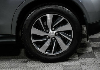 Подержанный автомобиль Mitsubishi ASX 2014 года (7 фото)