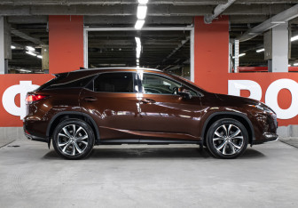 Подержанный автомобиль Lexus RX 2021 года (4 фото)