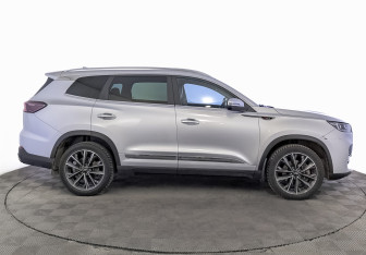 Подержанный автомобиль Chery Tiggo 8 Pro Max 2023 года (4 фото)