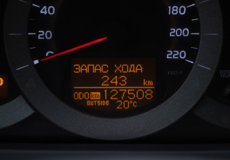 Подержанный автомобиль Toyota RAV4 2010 года (12 фото)