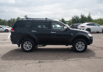 Подержанный автомобиль Mitsubishi Pajero Sport 2014 года (4 фото)