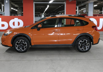 Подержанный автомобиль Subaru XV 2012 года (8 фото)