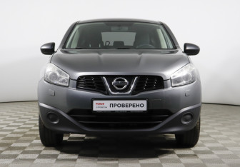 Подержанный автомобиль Nissan Qashqai+2 2011 года (2 фото)