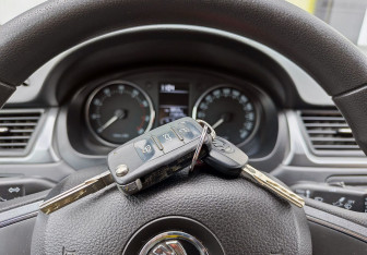Подержанный автомобиль Skoda Rapid Liftback 2014 года (13 фото)