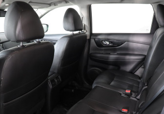Подержанный автомобиль Nissan X-Trail 2019 года (12 фото)
