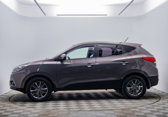 Подержанный автомобиль Hyundai ix35 2013 года (8 фото)