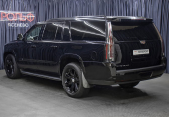 Подержанный автомобиль Cadillac Escalade Suv 2015 года (7 фото)