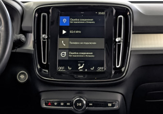 Подержанный автомобиль Volvo XC40 2018 года (17 фото)
