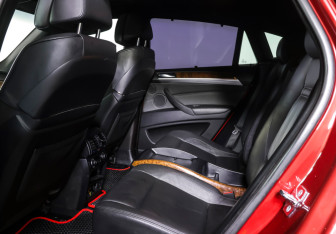 Подержанный автомобиль BMW X6 2008 года (11 фото)