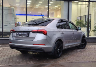 Подержанный автомобиль Skoda Rapid Liftback 2021 года (8 фото)