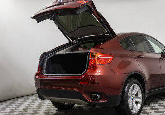 Подержанный автомобиль BMW X6 2012 года (15 фото)